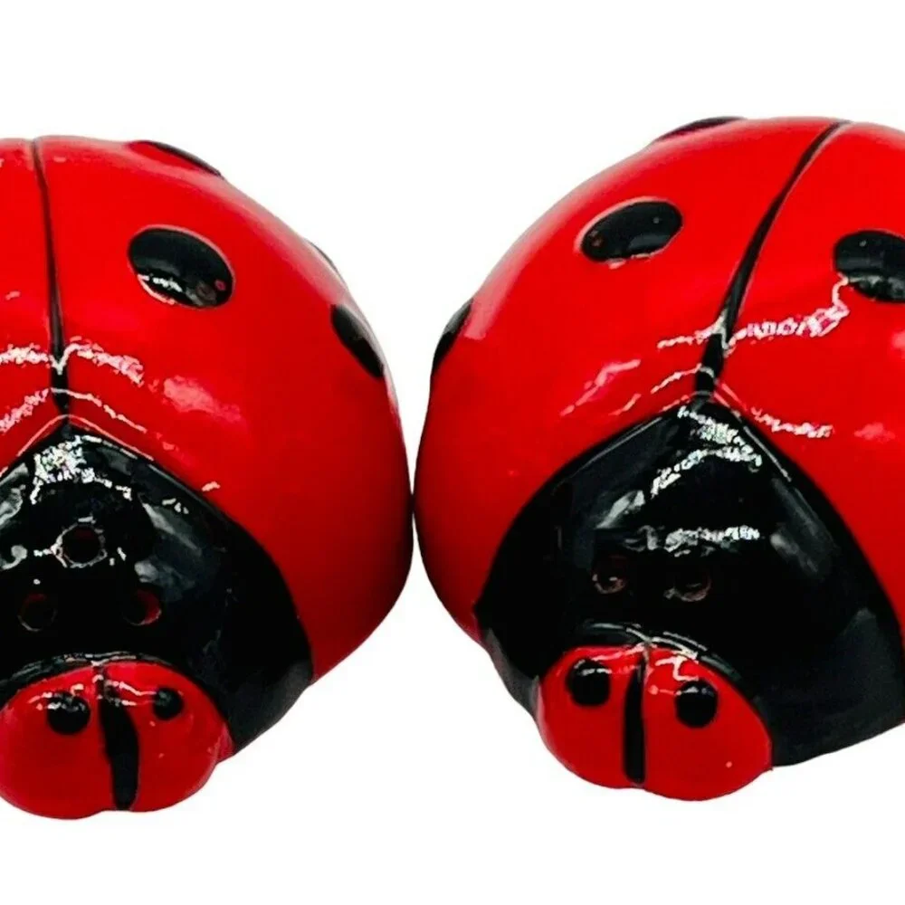 Vintage Ladybug Salt Pepper Shakers Ceramic Japan Red‎ Black 3 inch